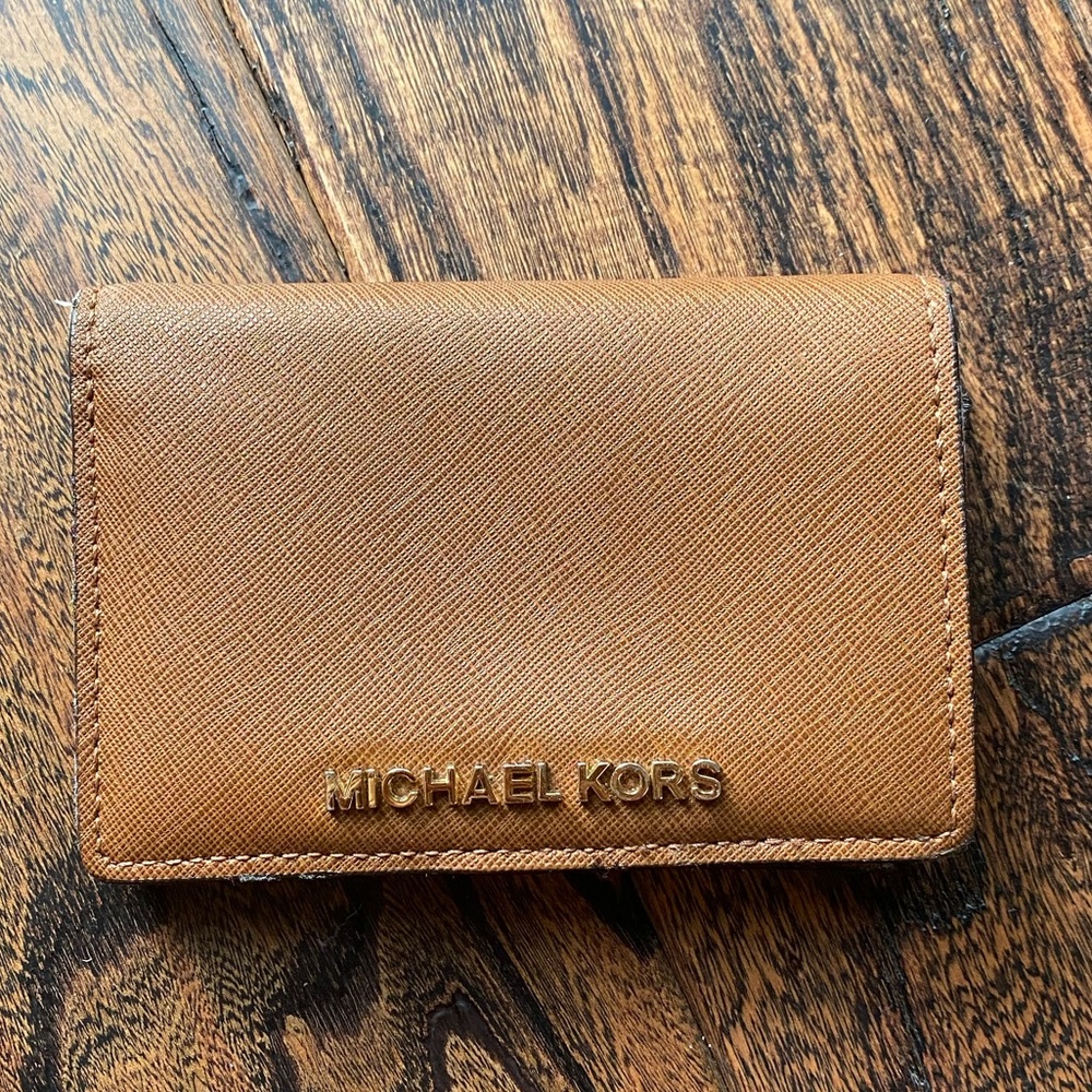 Micheal Kors Leather Compact Wallet